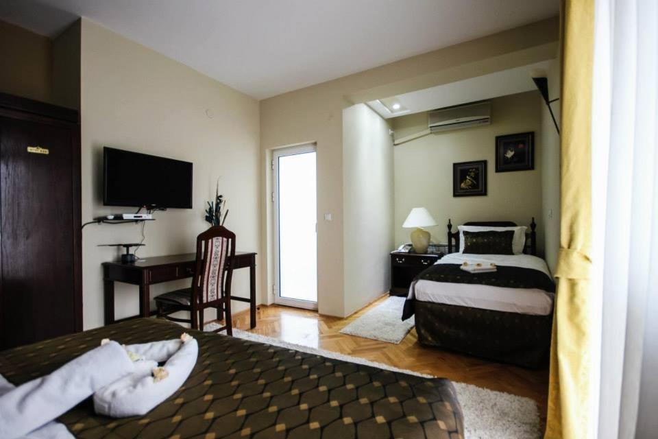 Hotel Villa Alexander Skopje Luaran gambar